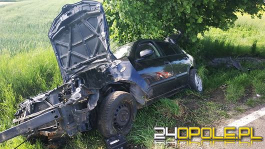 Wypadek między Kuniowem a Jasieniem, dwie osoby trafiły do szpitala