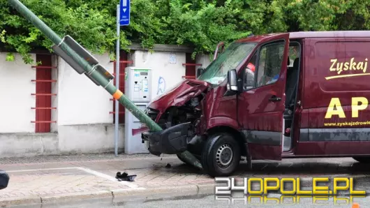 Zderzenie dwóch mercedesów w centrum Opola