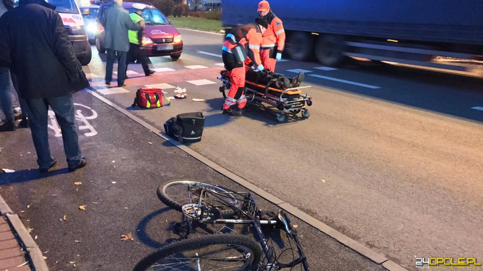Rowerzysta potrącony przez samochód