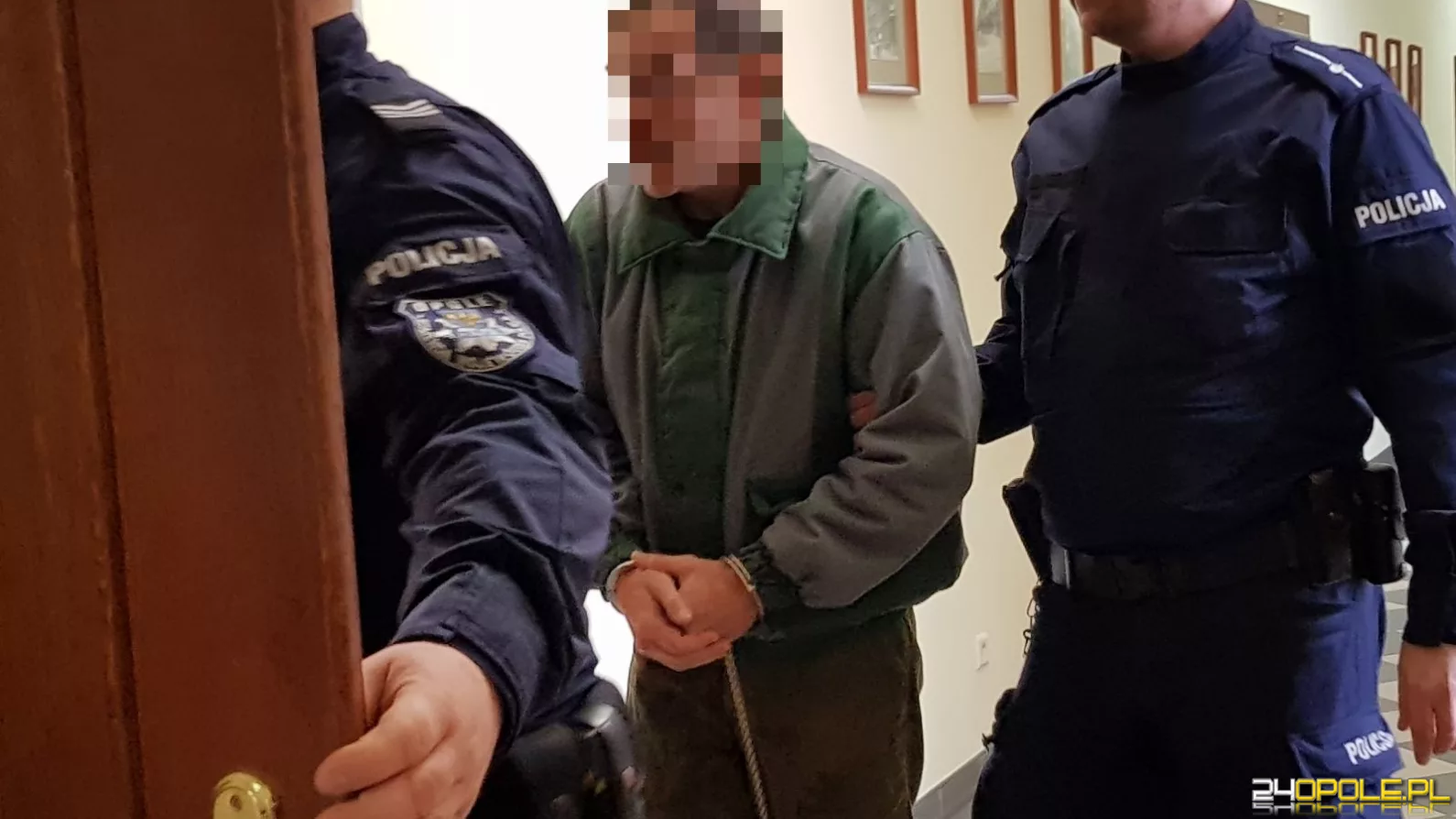 Chwycił nóż, groził pozbawieniem życia i zabrał... puszkę piwa
