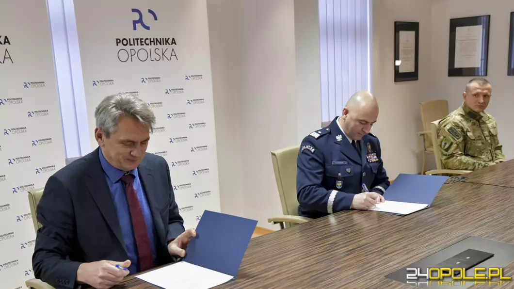 Policyjni komandosi w murach uczelni