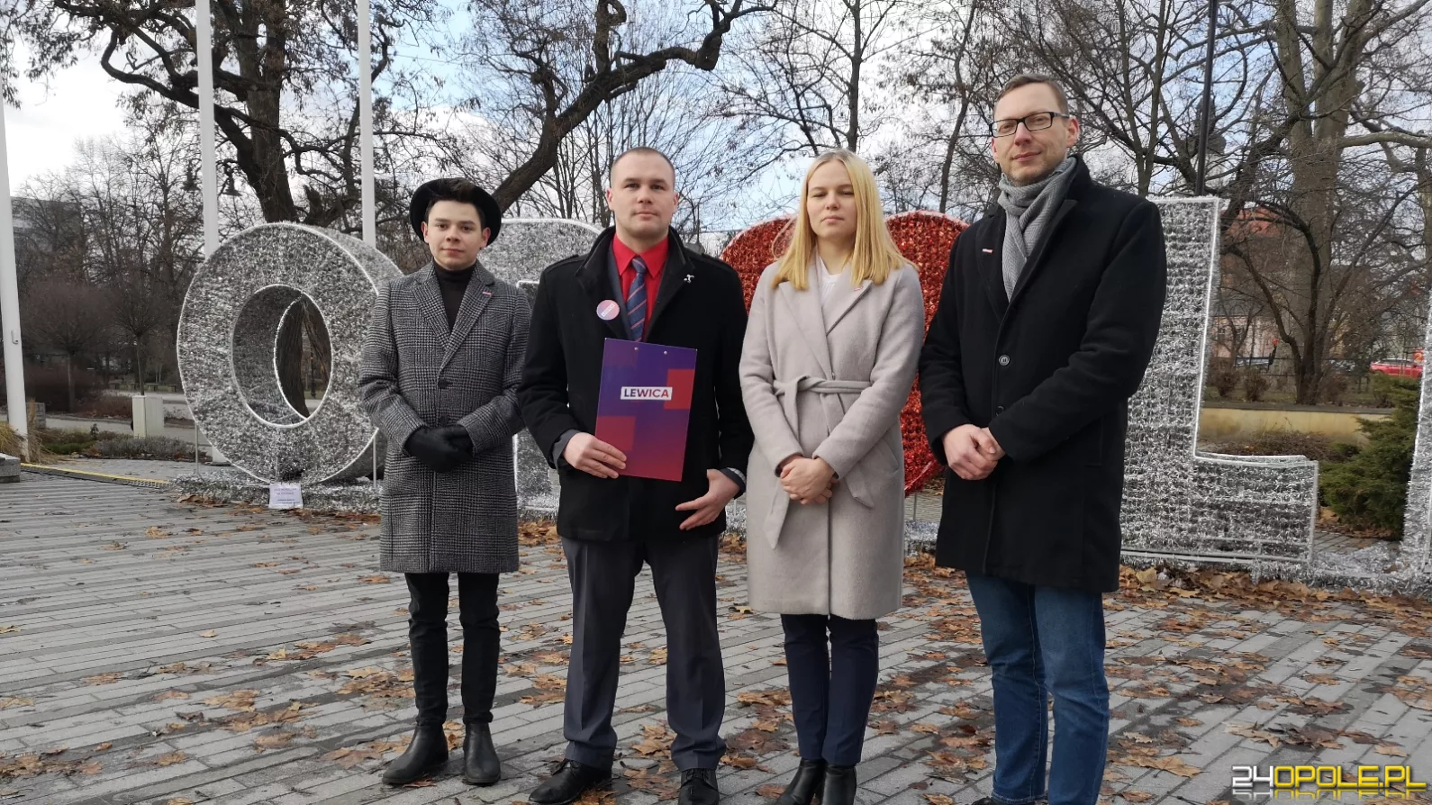 Młoda Lewica o zakażeniach i szczepieniach. "Mamy dosyć patrzenia na to, jak ludzie umierają"