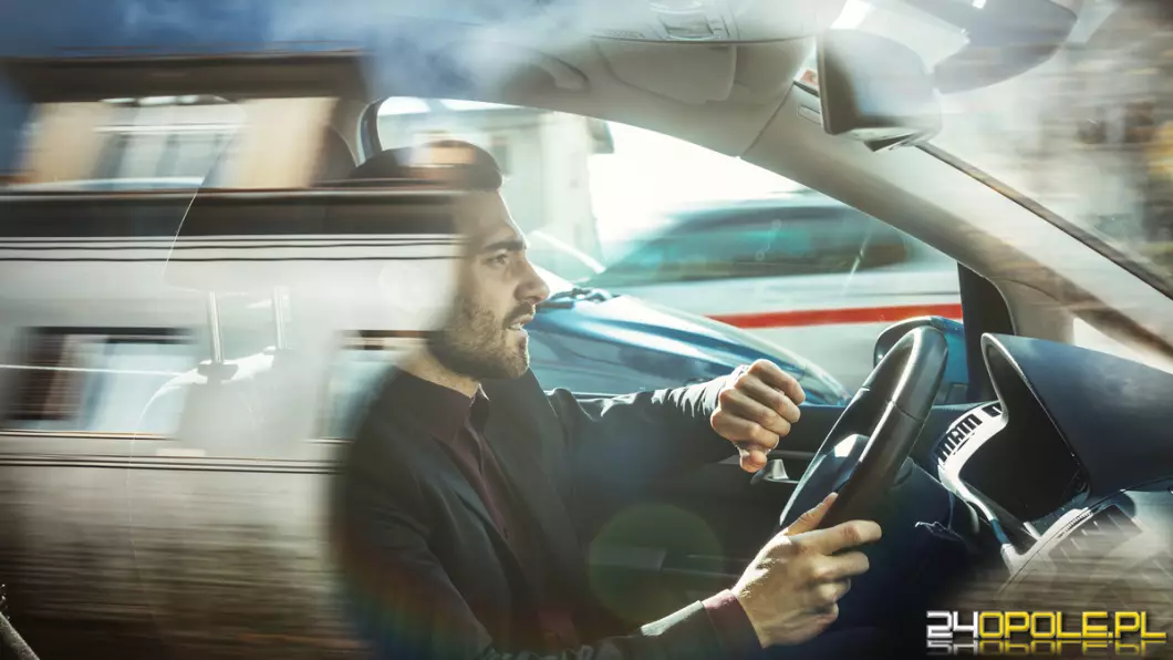 Zmiany w prawie drogowym. Kierowcy rejestrujący auto wydadzą mniej