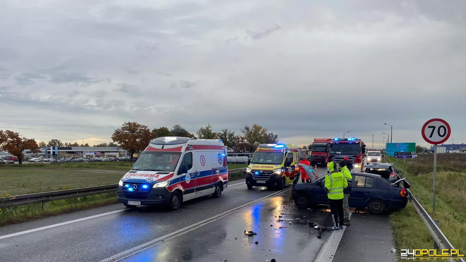Zderzenie samochodu ciężarowego i osobowych na obwodnicy Opola