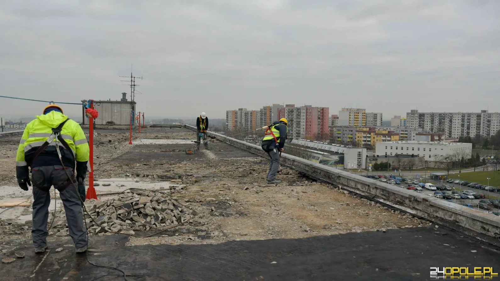 Za trzy tygodnie z budynku "Lipsk" zostanie jedynie metalowa konstrukcja