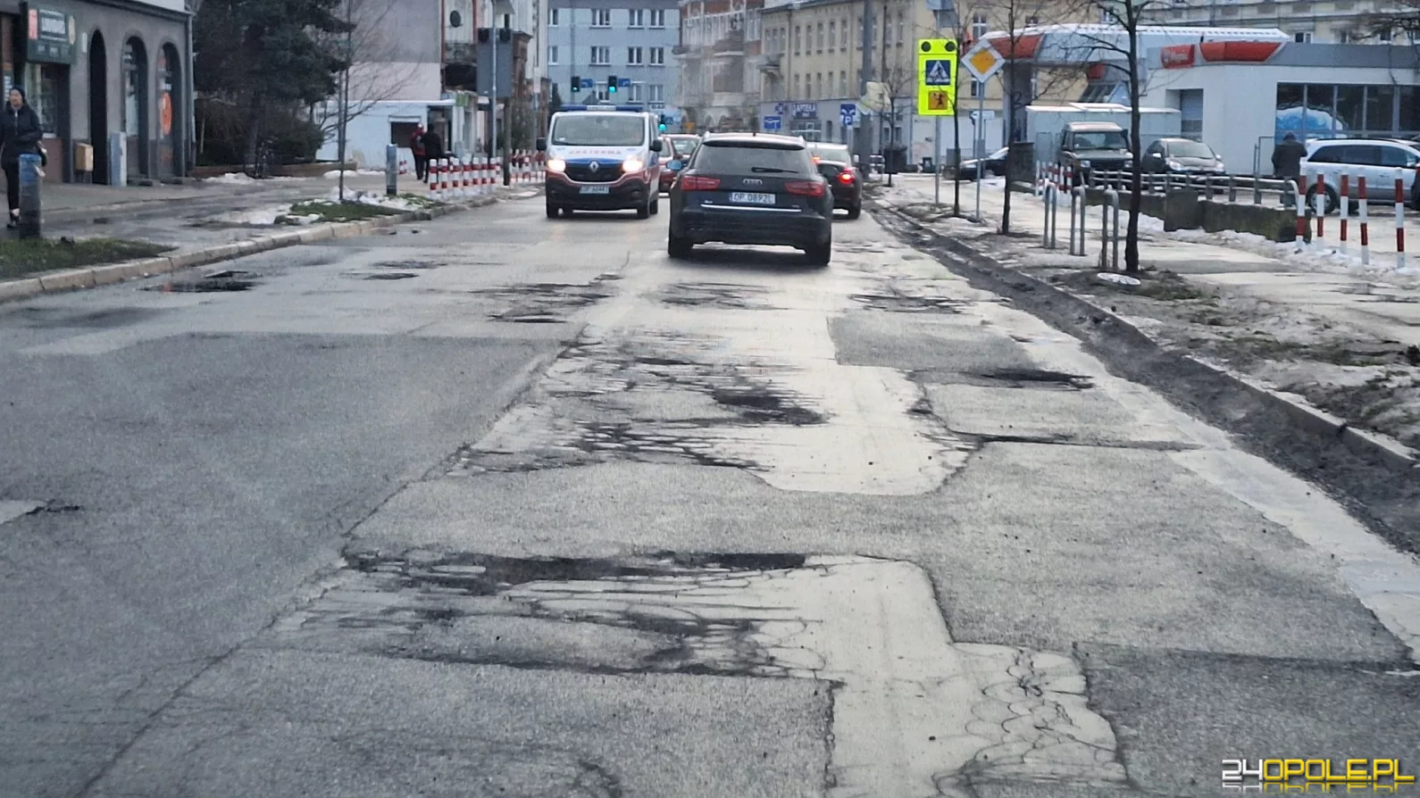 Ciężko przejechać przez Opole. Dziury w jezdni są ogromne i głębokie!