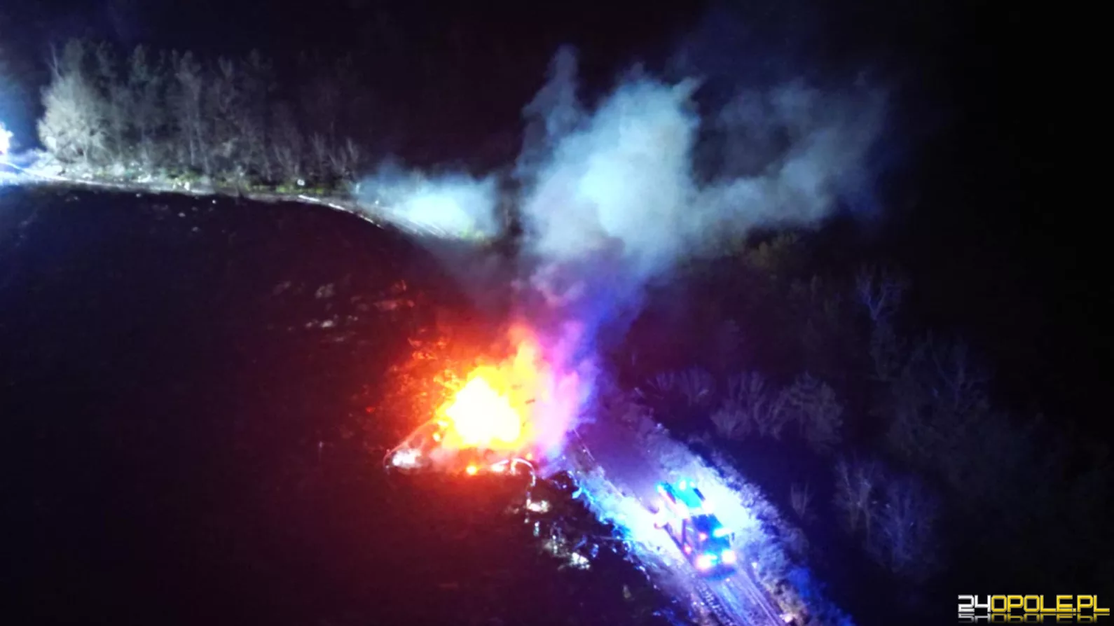 Pożar na wysypisku śmieci w Ziemiełowicach. W akcji brało udział 10 zastępów straży