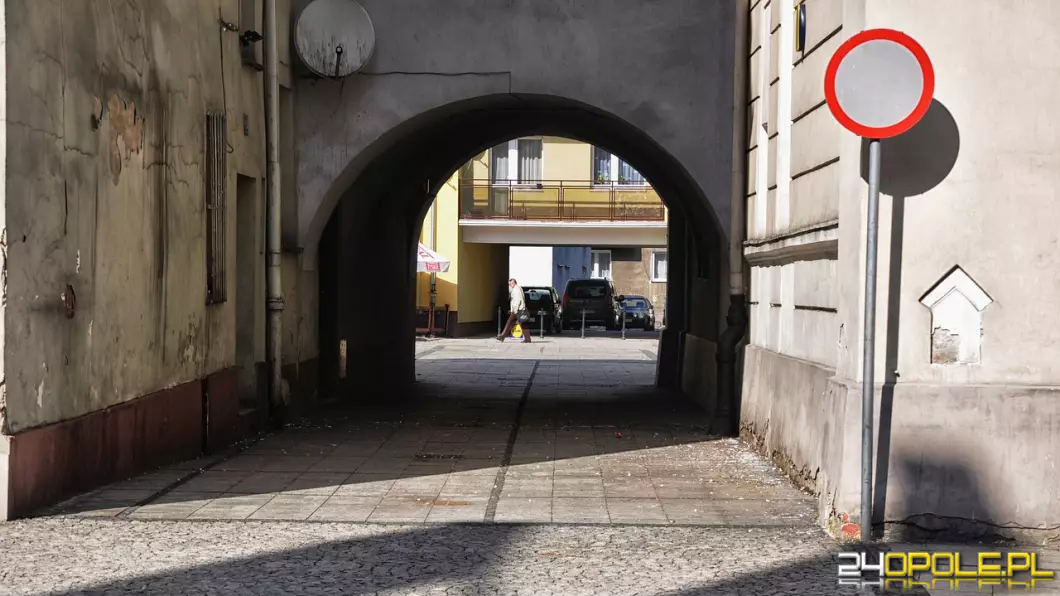 Bez znajomości znaków poruszał się po drodze