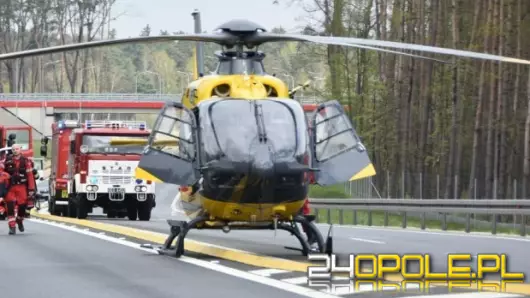 Wypadek na obwodnicy Grodkowa - jedna osoba zakleszczona w pojeździe