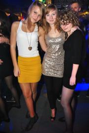 Qull Club -  Półmetek III LO