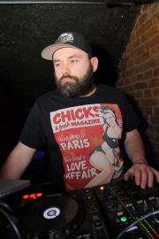 Aqarium - 3 Ty To Q-MASH?!