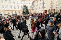 Polonez Maturzystów na Opolskim Rynku - Opole 2020 - 8466_foto_24opole_580.jpg