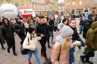 Polonez Maturzystów na Opolskim Rynku - Opole 2020 - 8466_foto_24opole_642.jpg