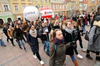 Polonez Maturzystów na Opolskim Rynku - Opole 2020 - 8466_foto_24opole_651.jpg