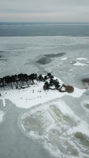 Jezioro Turawskie skute lodem 