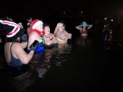 Morsy z Opola powitały Nowy Rok w lodowatej wodzie!  - 8751_resize_img_20211231_235841.jpg