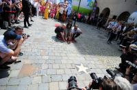 Celińska, Rybiński, Wanda i Banda, Piekarczyk - Odsłonili Gwiazdy w Opolskiej Alei Gwiazd - 9094_kfpp_gwiazdy_24opole_0187.jpg