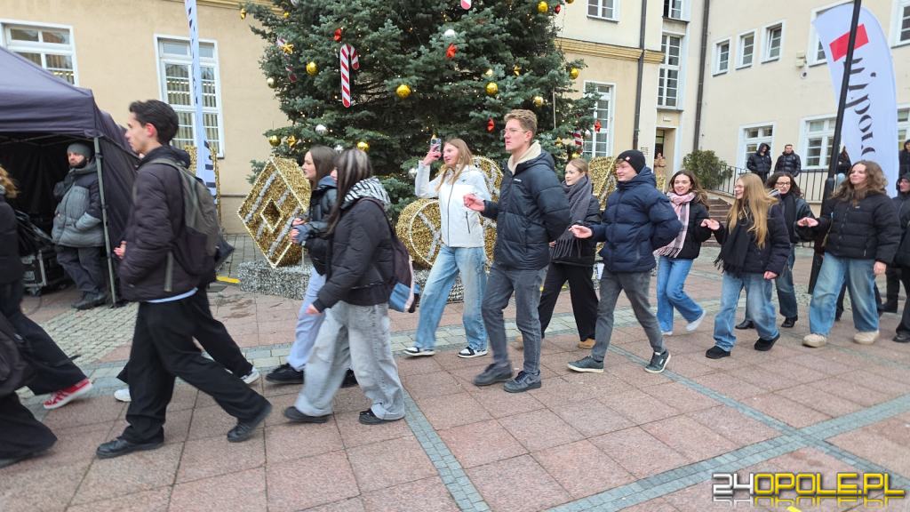 24. POLONEZ MATURZYSTÓW