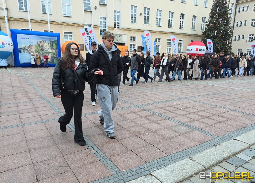 24. POLONEZ MATURZYSTÓW