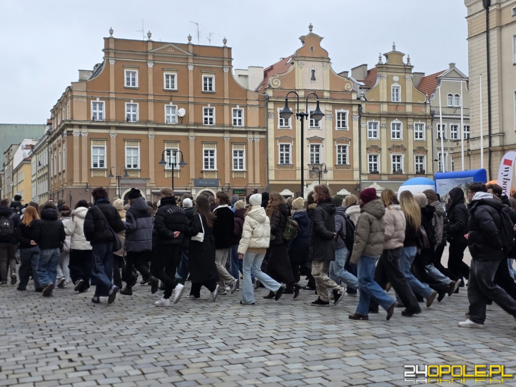 24. POLONEZ MATURZYSTÓW