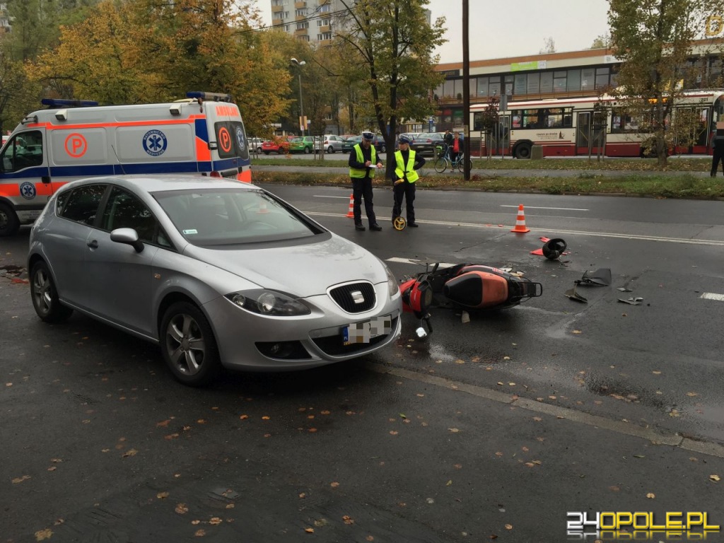 Kierowca Wyjeżdżając Samochodem Z Warszawy Kierowca skutera ranny po zderzeniu z samochodem - Wiadomości
