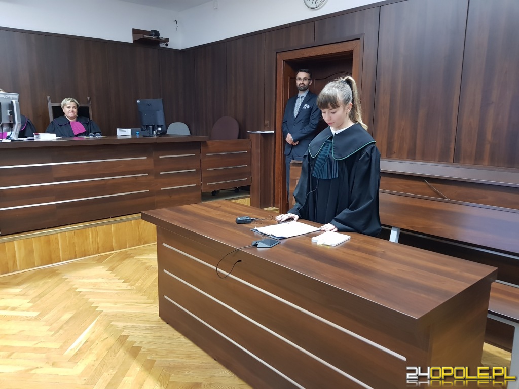 Podaj Dwa Prawa Przysługujące Oskarżonemu W Sądzie Nietypowa rozprawa w Sądzie Okręgowym w Opolu. Oskarżeni bohaterowie