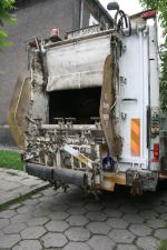 Śmieciarka potrąciła pieszego