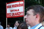 SŁUŻBA ZDROWIA: Protest pod Urzędem Wojewódzkim