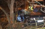 Wjechał BMW w drzewo