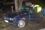 Wjechał BMW w drzewo