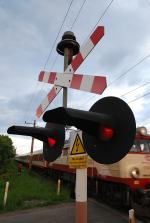 Rowerzystka wjechała pod pociąg