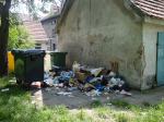 Zalegające śmieci na ul. Drzymały