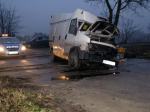 Samochód dostawczy wjechał w autobus