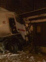 Wjechał ciężarówką w kawiarnię