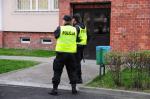 Kobieta wzywała pomocy, policjanci wyważyli drzwi