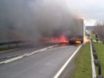 Ciężarówka zapaliła się podczas jazdy