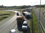 Przewrócona ciężarówka blokowała autostradę