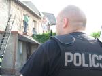 Policjanci uratowali 17-latka - chciał skoczyć z dachu
