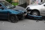 Cztery auta uszkodzone na ulicy Waryńskiego
