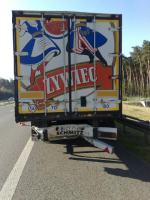 Bus najechał na tył ciężarówki