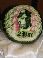 Dzieła sztuki wyrzeźbione w warzywach i owocach