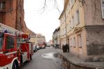 Pożar mieszkania w Grodkowie, strażacy ewakuowali 10 lokatorów