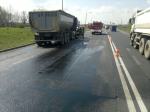 Zderzenie na obwodnicy Opola, strażacy usuwali wyciek oleju