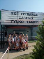 Mażoretki z Ozimka tańczą w telewizyjnym show