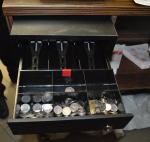 23-latek z atrapą broni w ręku napadł na lokal