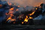 Ogromny pożar sterty słomy w Opolu