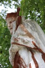 Mieszkaniec Kałkowa "odrestaurował" zabytkowy pomnik. I zrobiła się afera.