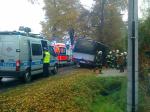Autobus uderzył w drzewo, 6 osób trafiło do szpitala