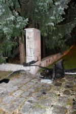 24-letni kierowca opla wjechał w ogrodzenie