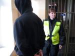 Pijany kierowca rozbił kradziony samochód